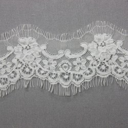 DA015 white